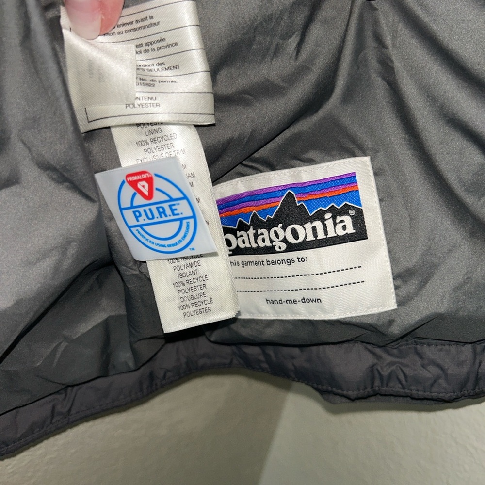 Patagonia Boys Black Quilted Jacket - Picture 3 of 4